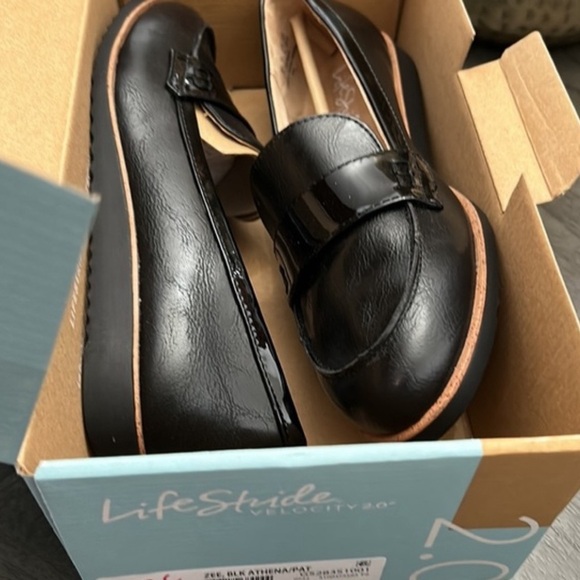LIFESTRIDE Zee Slip-on Loafers (WIDE) - Picture 2 of 9